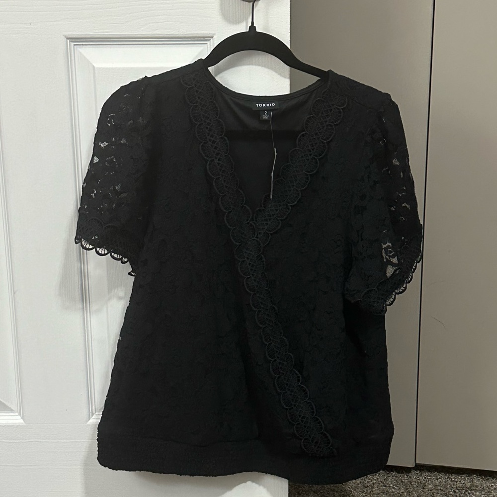Torrid - Size 18/20 (2x) - Stretch Lace Surplice Crop Top - Black
